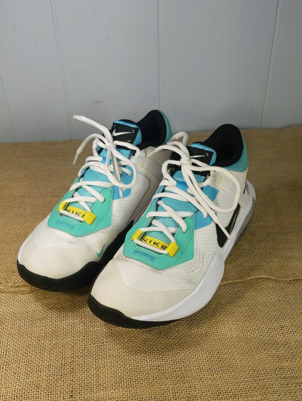 Nike Air Zoom Crossover Low 'Doodles' Kid's Basketball Shoes Sz 6Y, White/Blue
